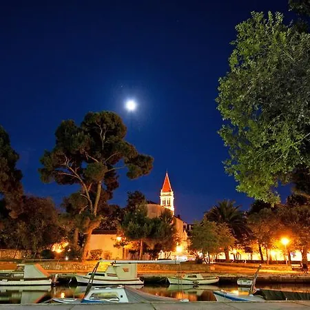 Sveti Kriz מלון Arbanija