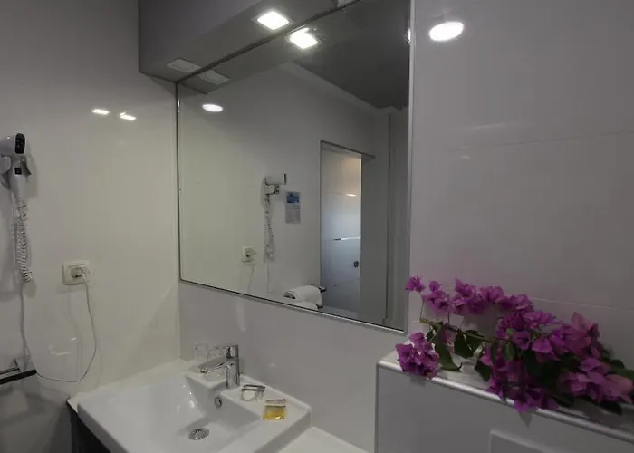 Hotel Sveti Kriz 4*