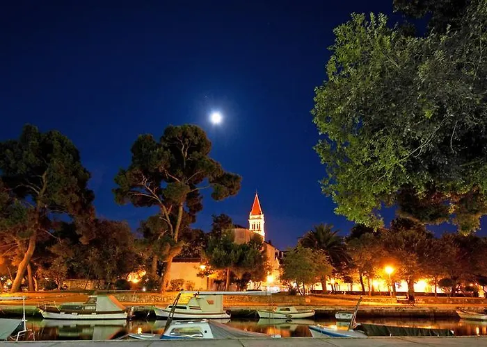 Sveti Kriz Hotel Arbanija