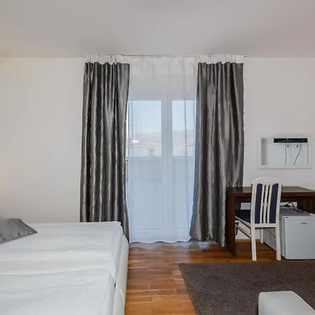 Sveti Kriz 4*