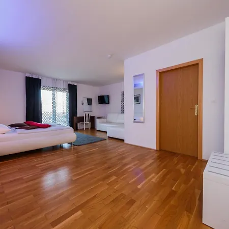 Hotel Sveti Kriz 4*