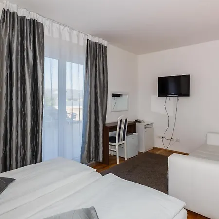 Sveti Kriz 4*