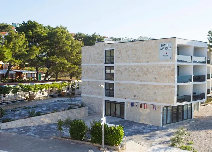 Sveti Kriz 4* Arbanija