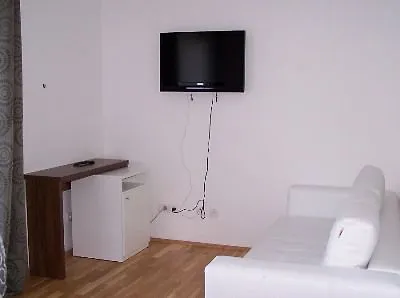 Sveti Kriz 4* Arbanija