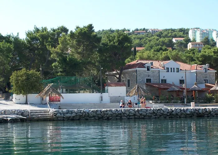 Sveti Kriz 4* Arbanija