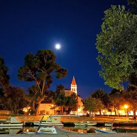 Sveti Kriz Hotel Trogir